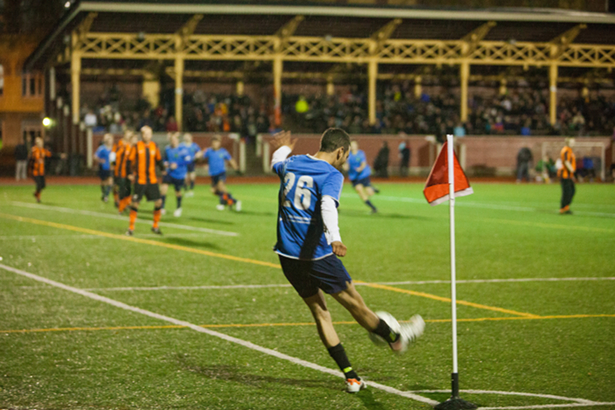 Jose Chemlal kulmapotkussa.