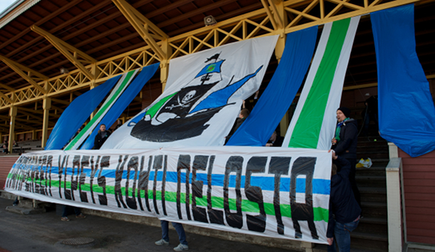 Juhlimista ottelun jälkeen