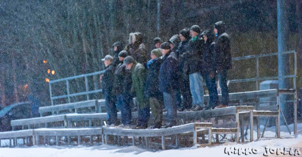 Myös kannattajat olivat löytäneet paikalle.