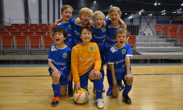 Voittajien on helppo hymyillä.