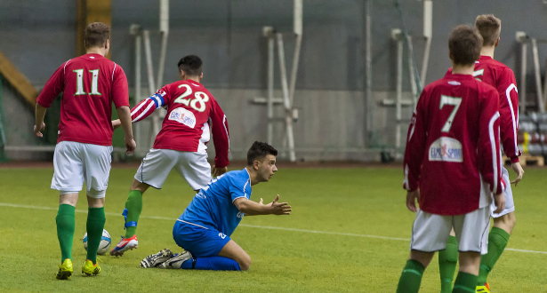 Andrea Milanti oli usein tekonurmen pinnassa