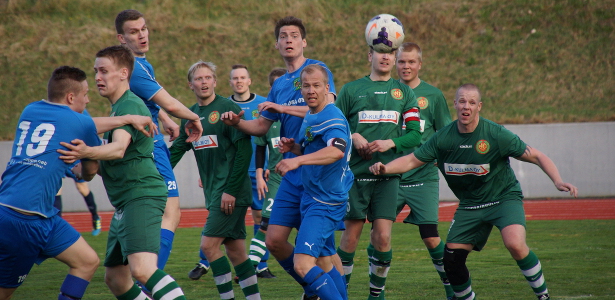 Kulmatilanteissa topparit Jan Irjala ja Timo Kauppinen nostettiin ylös