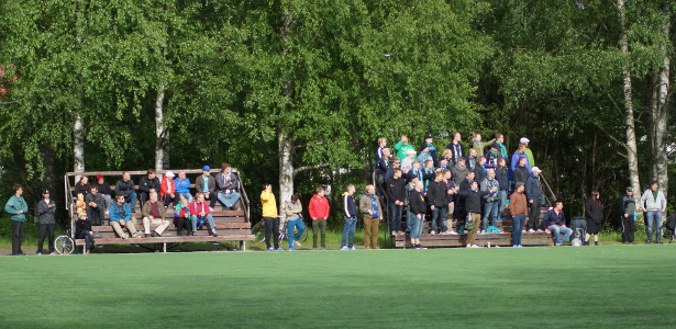 Ikurin pienet katsomot täyttyivät yleisöstä