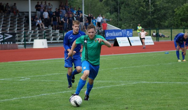 Risto Niskanen nousee ottelun viimeiseen maalintekopaikkaan