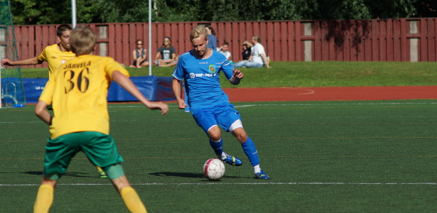 Ville Toiva pelasi toisen ottelunsa keskikentän keskustassa